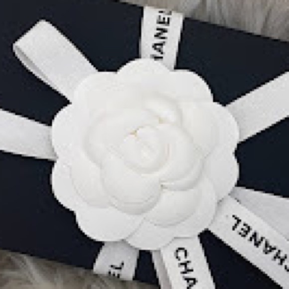 CHANEL CAMILlIA FLOWER SUNGLASSES PRISTINE CONDITION original case - Picture 1 of 17